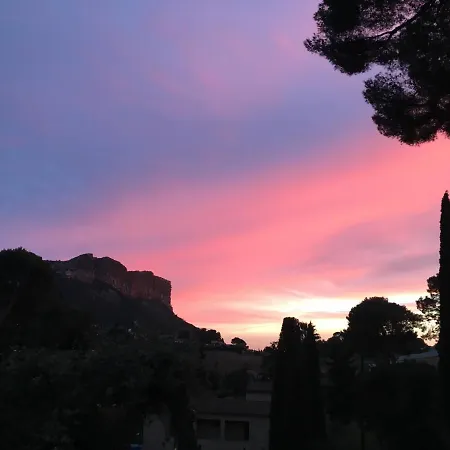 L'essentiel By Cassis